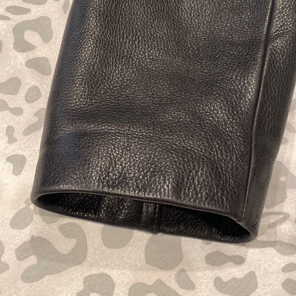 Vintage authentic Guess leather coat. - Picture 3 of 16